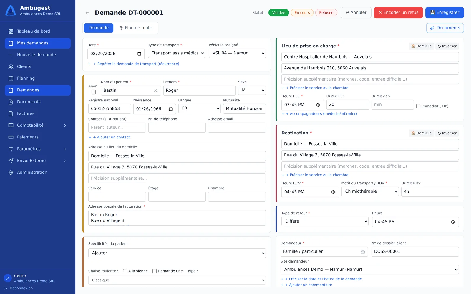 Fiche d'une demande de transport dans Ambugest : identité du patient, mutualité, lieu de prise en charge, destination, motif et véhicule assigné.